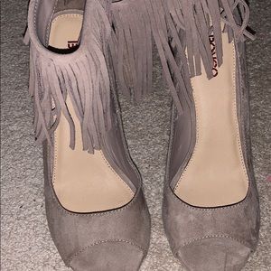 Taupe color heels with fringes